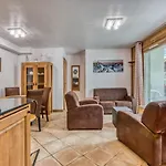 Villa Vallet- Newly Renovated 2 Bedroom Nestled Just Off The Main Street