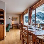 Apartment With Balcony And Mountain View