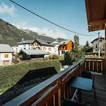 Chalet With Mountain View And 2 Min Walk From The City Center