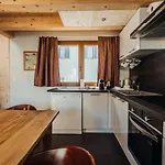 Chalet With Mountain View And 2 Min Walk From The City Center