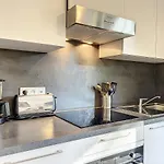 Chamonix: Appartement 3 Pieces, 6 Pers, Balcon, Garage, Wifi - Fr-1-507-74