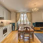 Apartment Aiguille Du Midi Central Chamonix - Alpes Travel - Sleeps 6