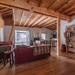 Spacious Loft On Pedestrian Street With Views