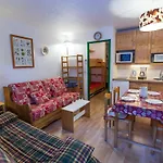 Studio Confortable Avec Parking A Chamonix - Fr-1-517-40