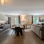 Appartement Moderne Avec Sauna, Balcon Et Parking A Chamonix - Fr-1-343-246