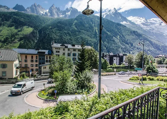 Appartement Central A Chamonix Proche Pistes Avec Balcon Et Wifi - Fr-1-343-194