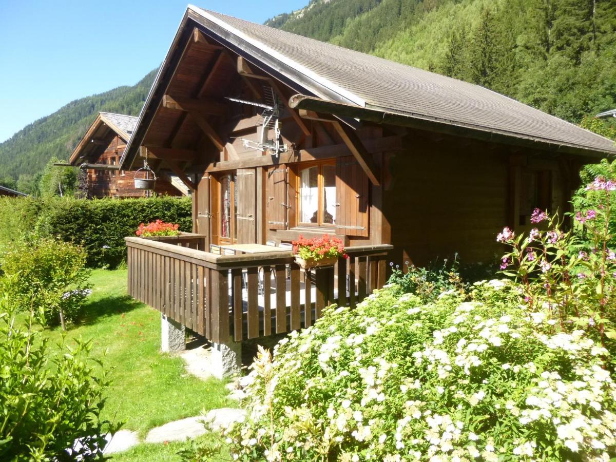 Chalet * Lioutraz * *