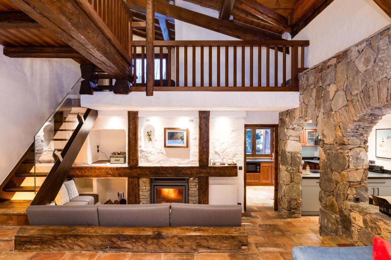 Chalet Les Praz - 280sqm - Sauna Cinema Fitness - 5 Bedrooms In Heart Of Les Praz - By Cozee Chamonix
