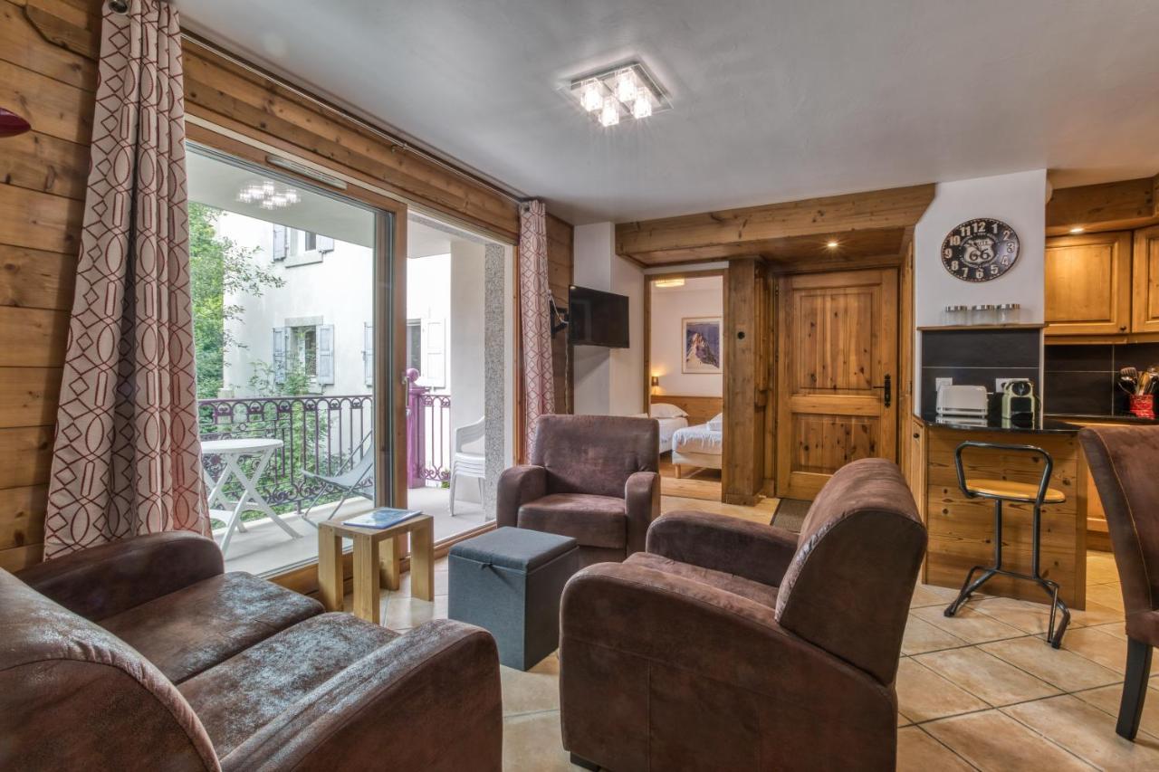 Vallet- Newly Renovated 2 Bedroom Nestled Just Off The Main Street