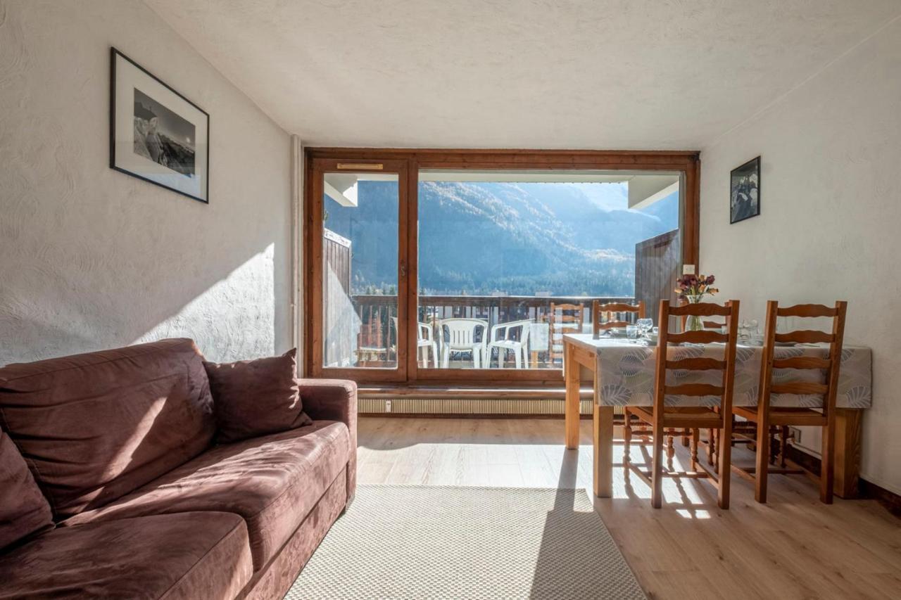Apartment With Balcony In