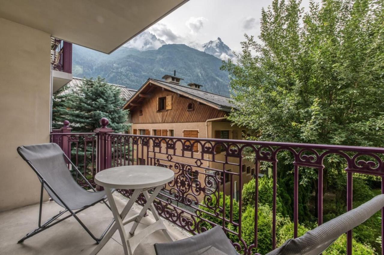 Vallet- Newly Renovated 2 Bedroom Nestled Just Off The Main Street *