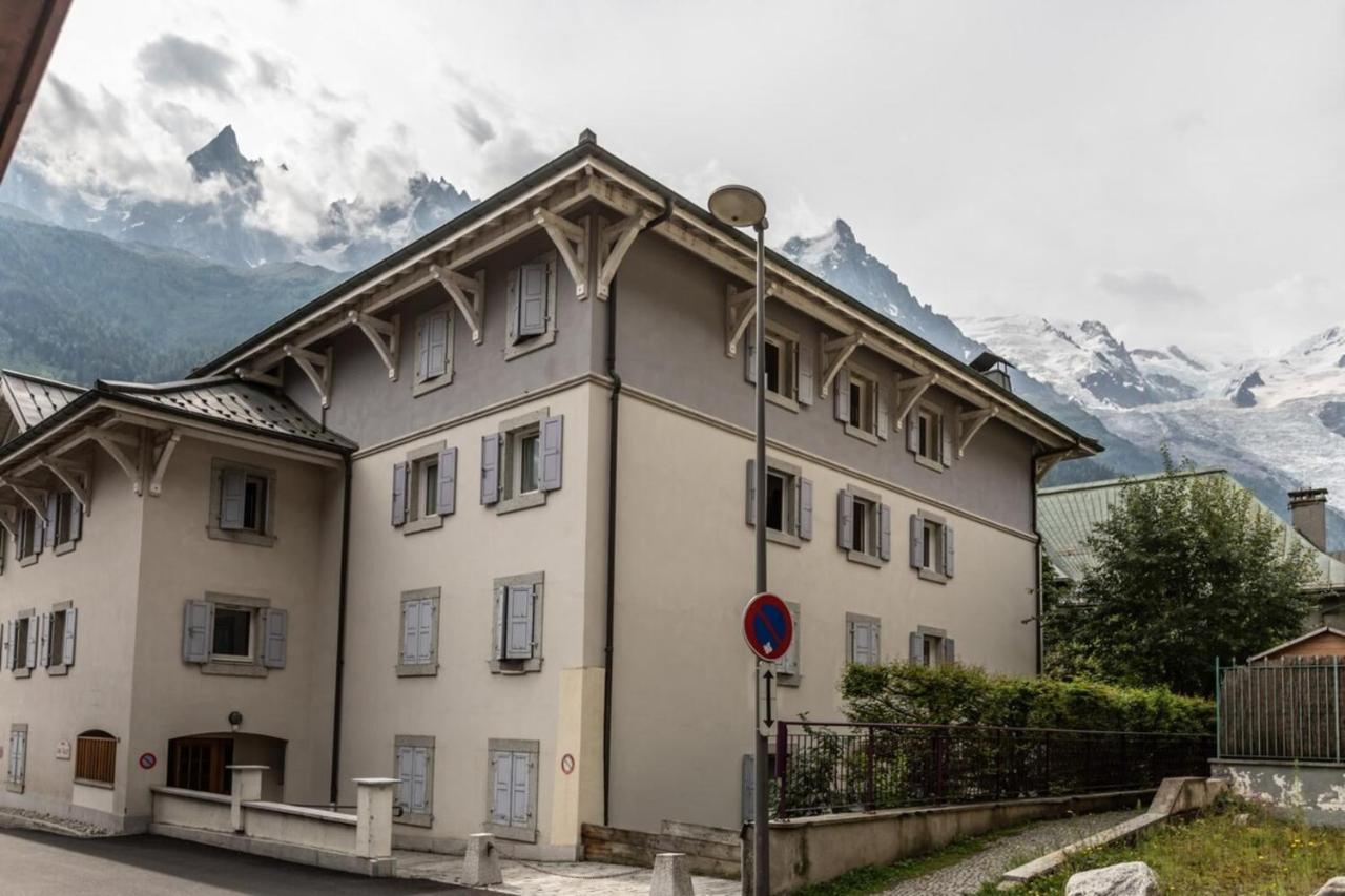 Vallet- Newly Renovated 2 Bedroom Nestled Just Off The Main Street