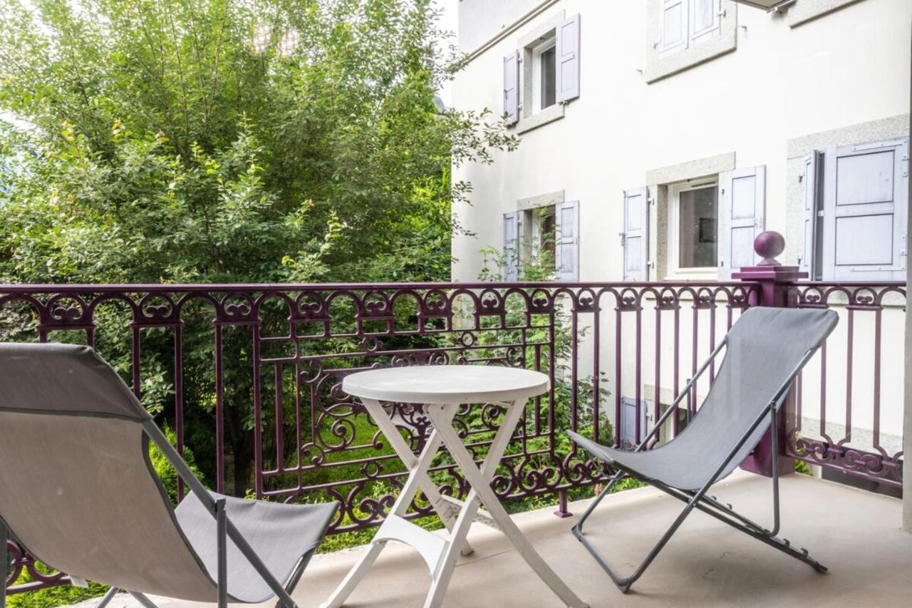 Vallet- Newly Renovated 2 Bedroom Nestled Just Off The Main Street *