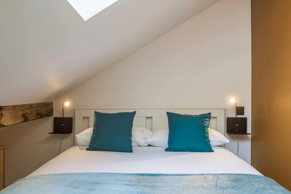 Epicia - Chic 2br In Center, Next To Train Station - By Cozee Appartement *
