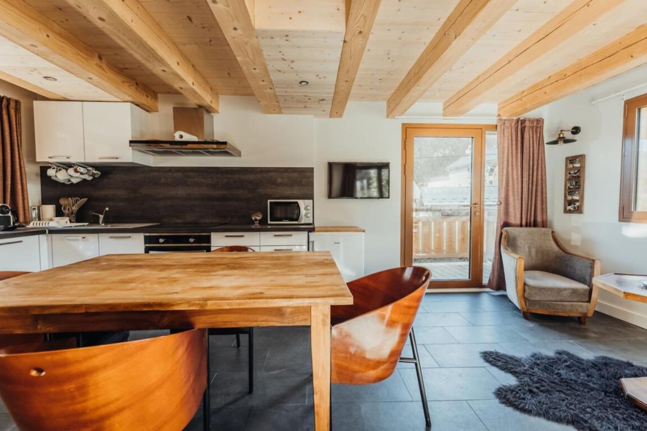 Chalet With Mountain View And 2 Min Walk From The City Center Chamonix