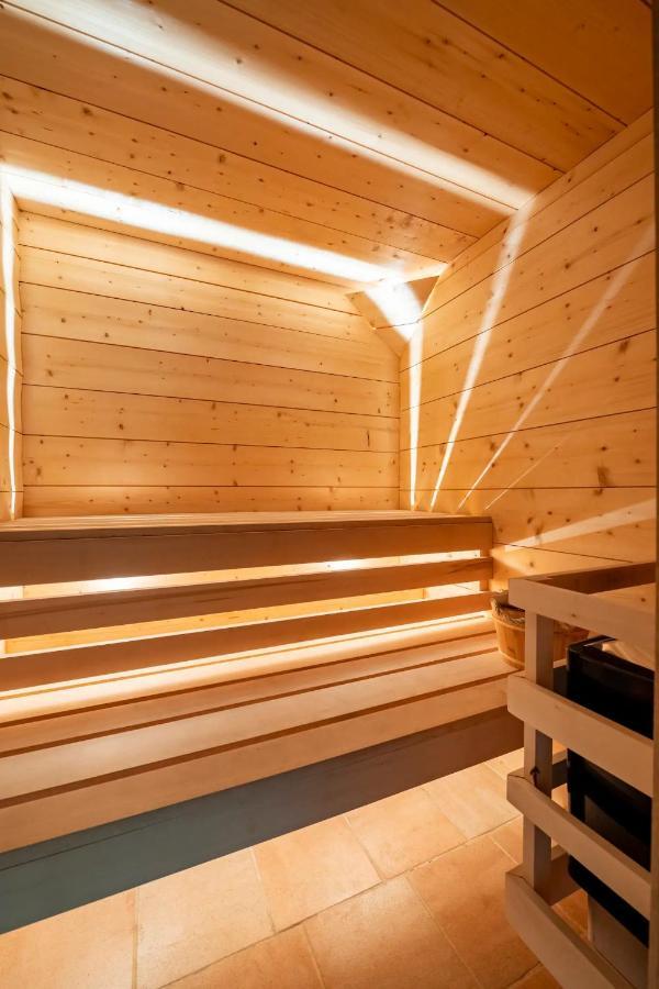 Ananda Avec Sauna, Baignoire Balneo Et Terrasse *