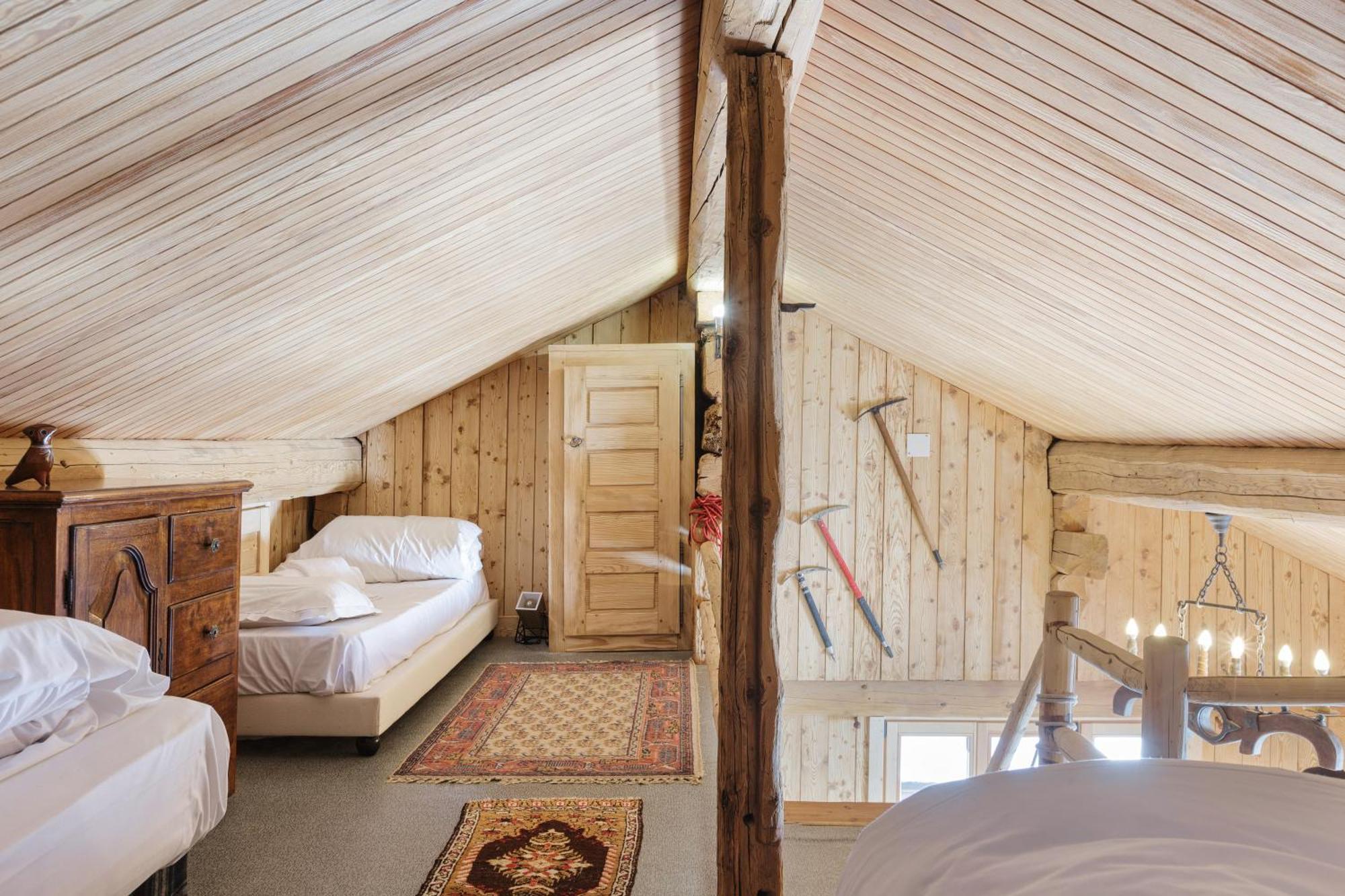 Chalet Spouter *