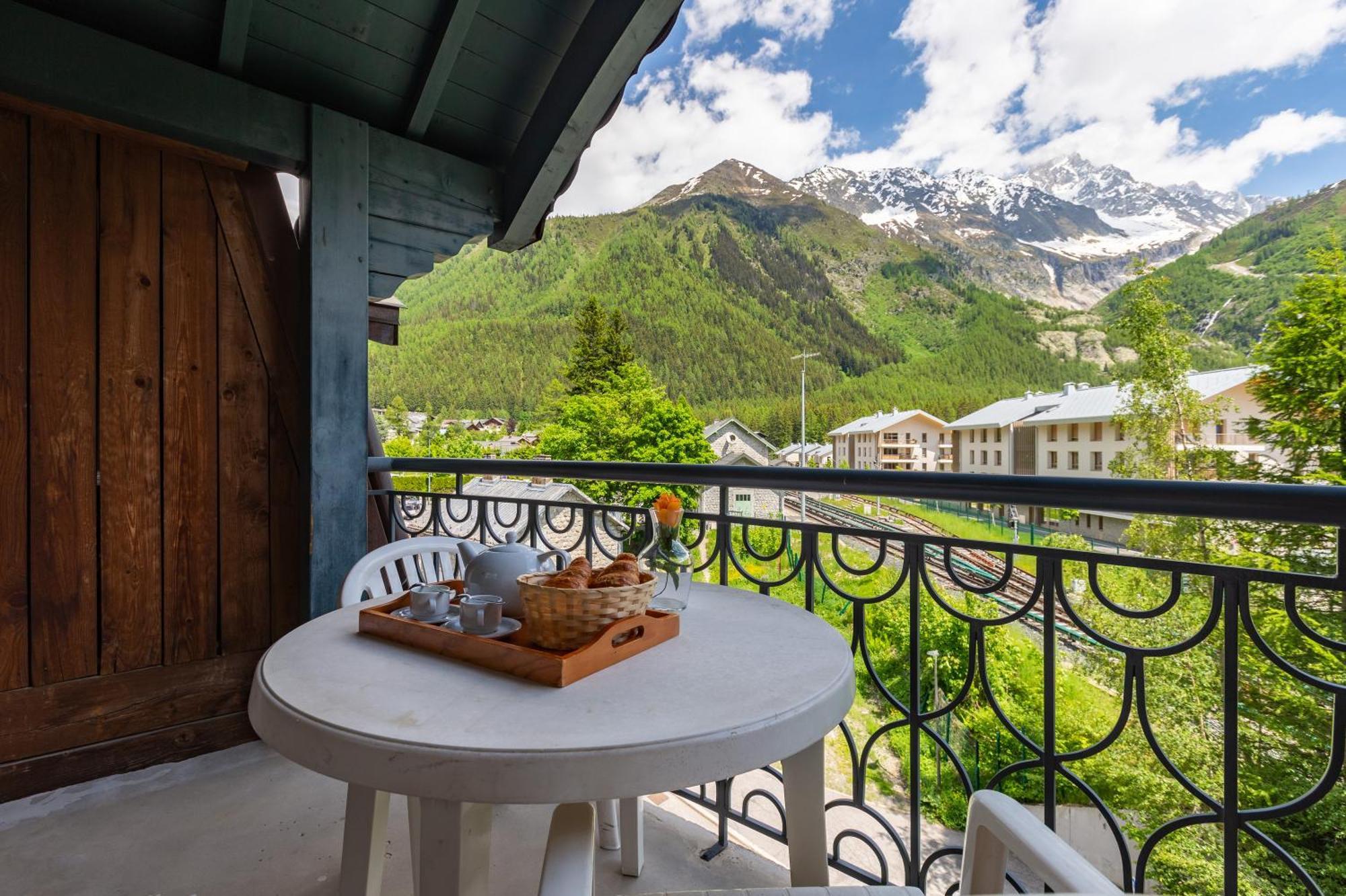 Residence Le Cristal Apartments - Happy Rentals Apartment