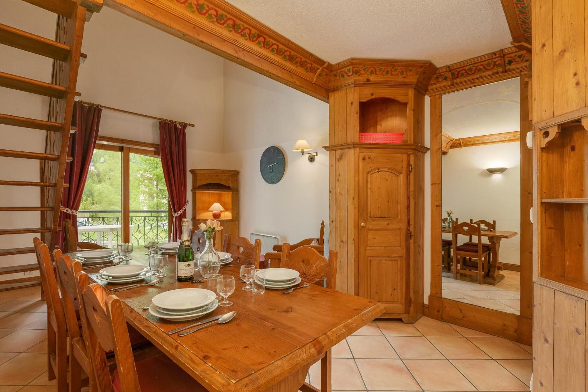 Residence Le Cristal Apartments - Happy Rentals Chamonix