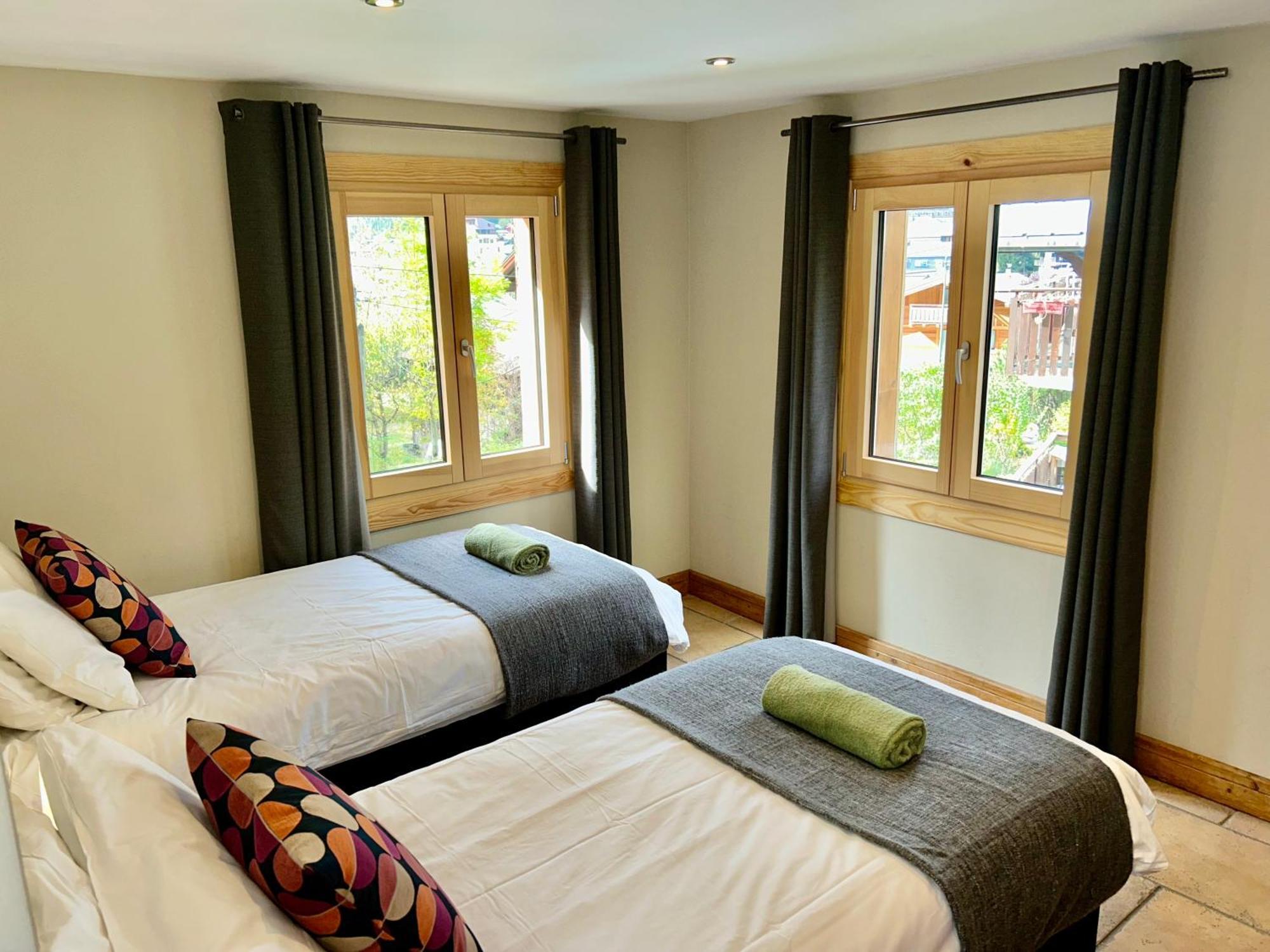 The Castle, 10 Bedroom Chalet, Centre Aparthotel *