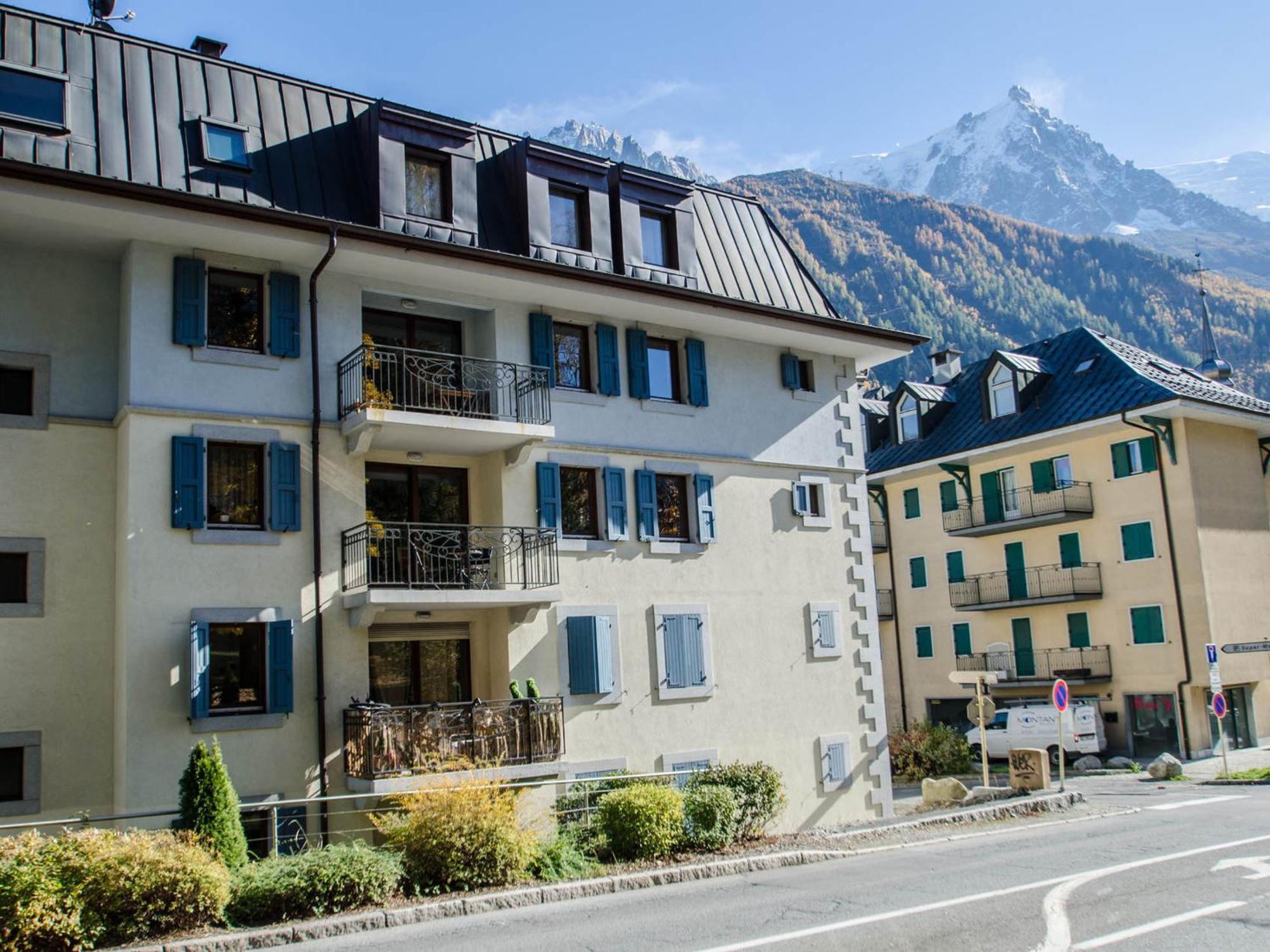 Grand Au Centre De Avec Wifi Et Garage, Proche Des Pistes - Fr-1-343-229