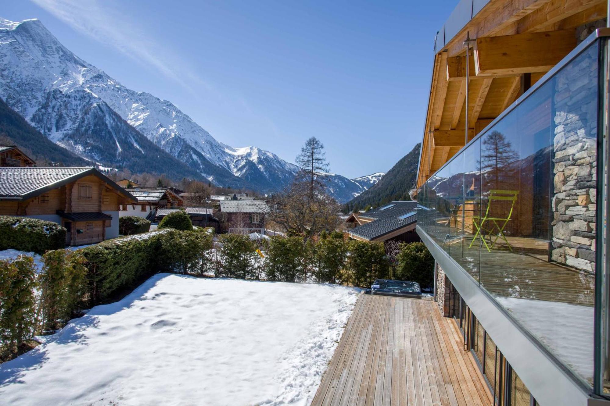 Chalet Montana- Year