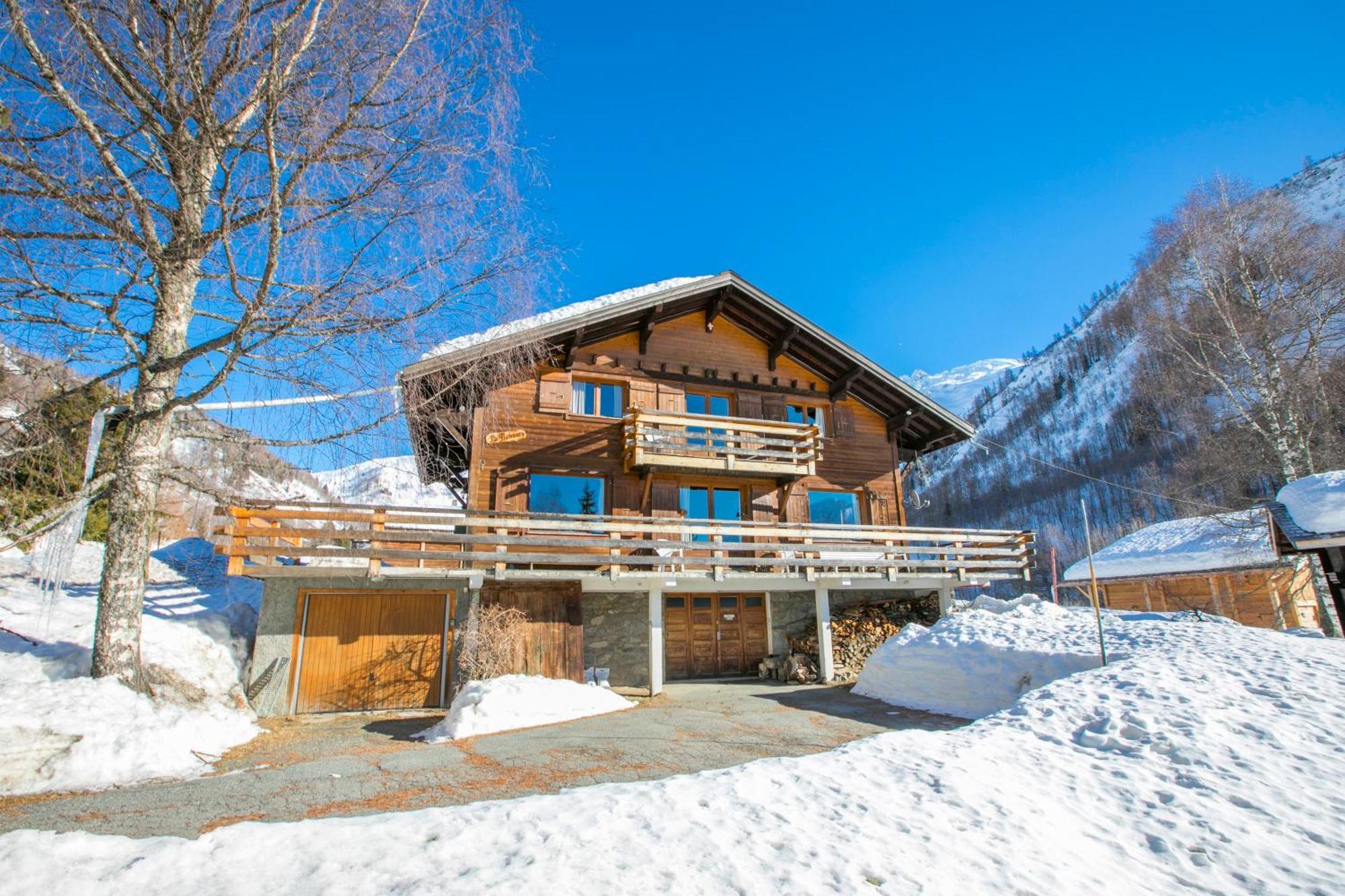 Chalet Montblanc Alpine & Sauna Retreat - Happy