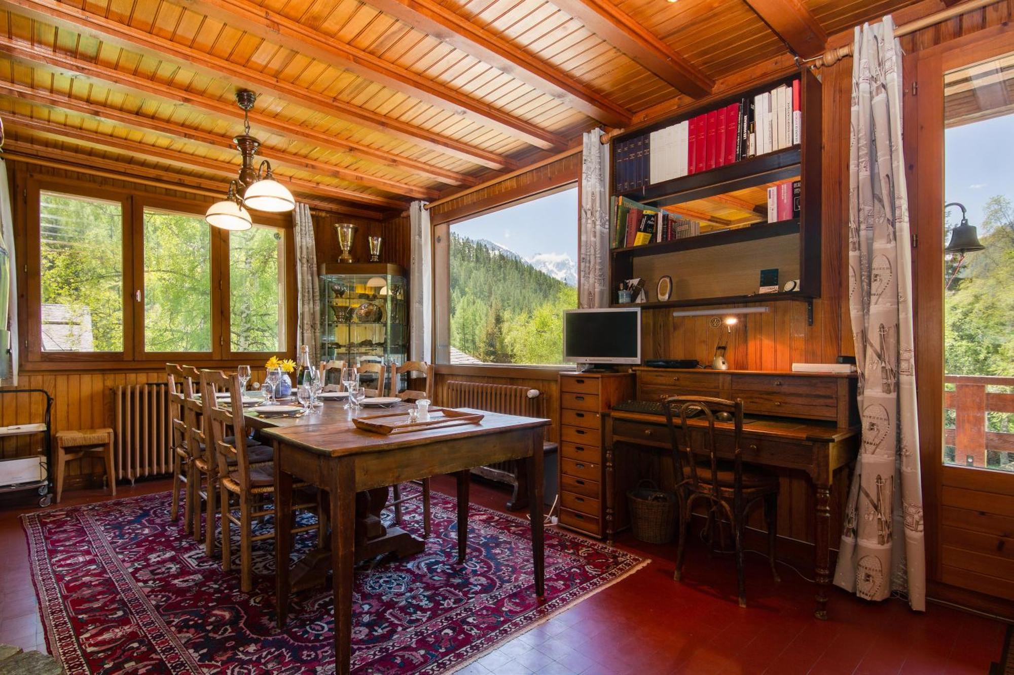 Chalet Montblanc Alpine & Sauna Retreat - Happy