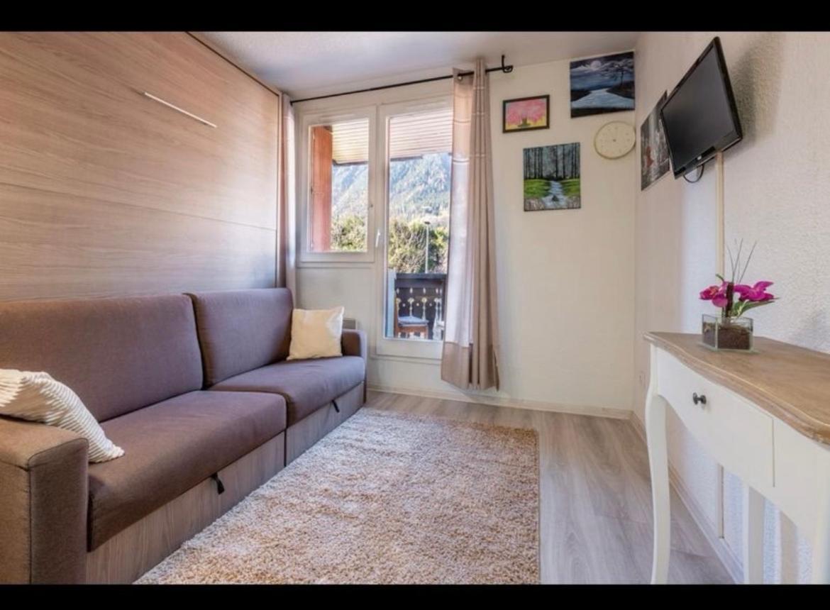 Art Apartment *