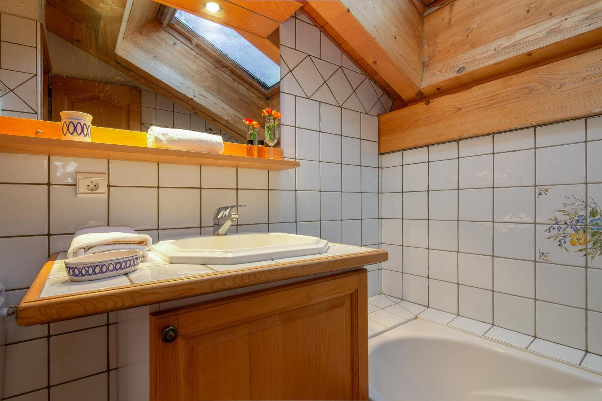 Les Drus 118 - Happy Apartment *