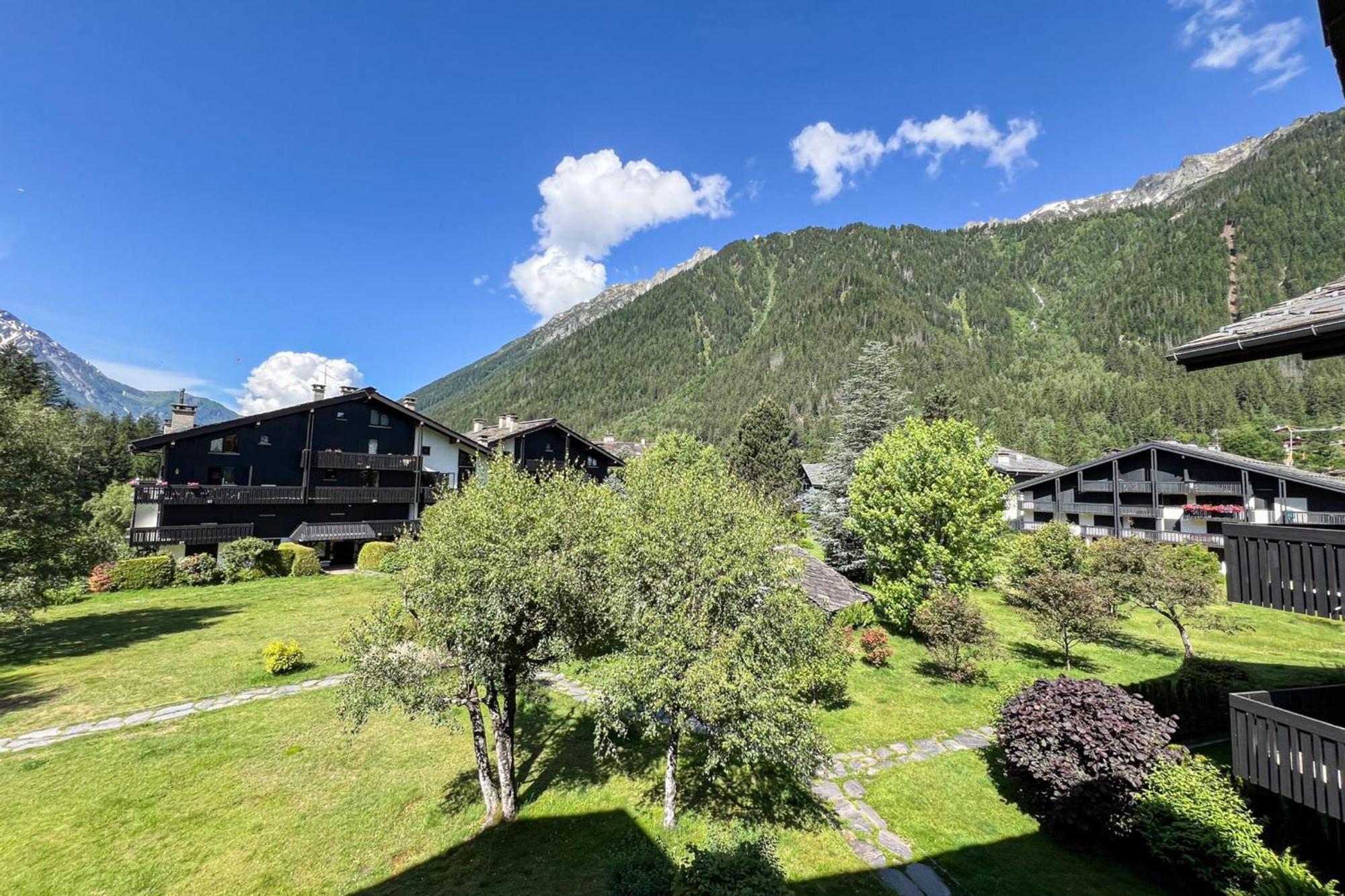 Cozy With View Of Mont Blanc