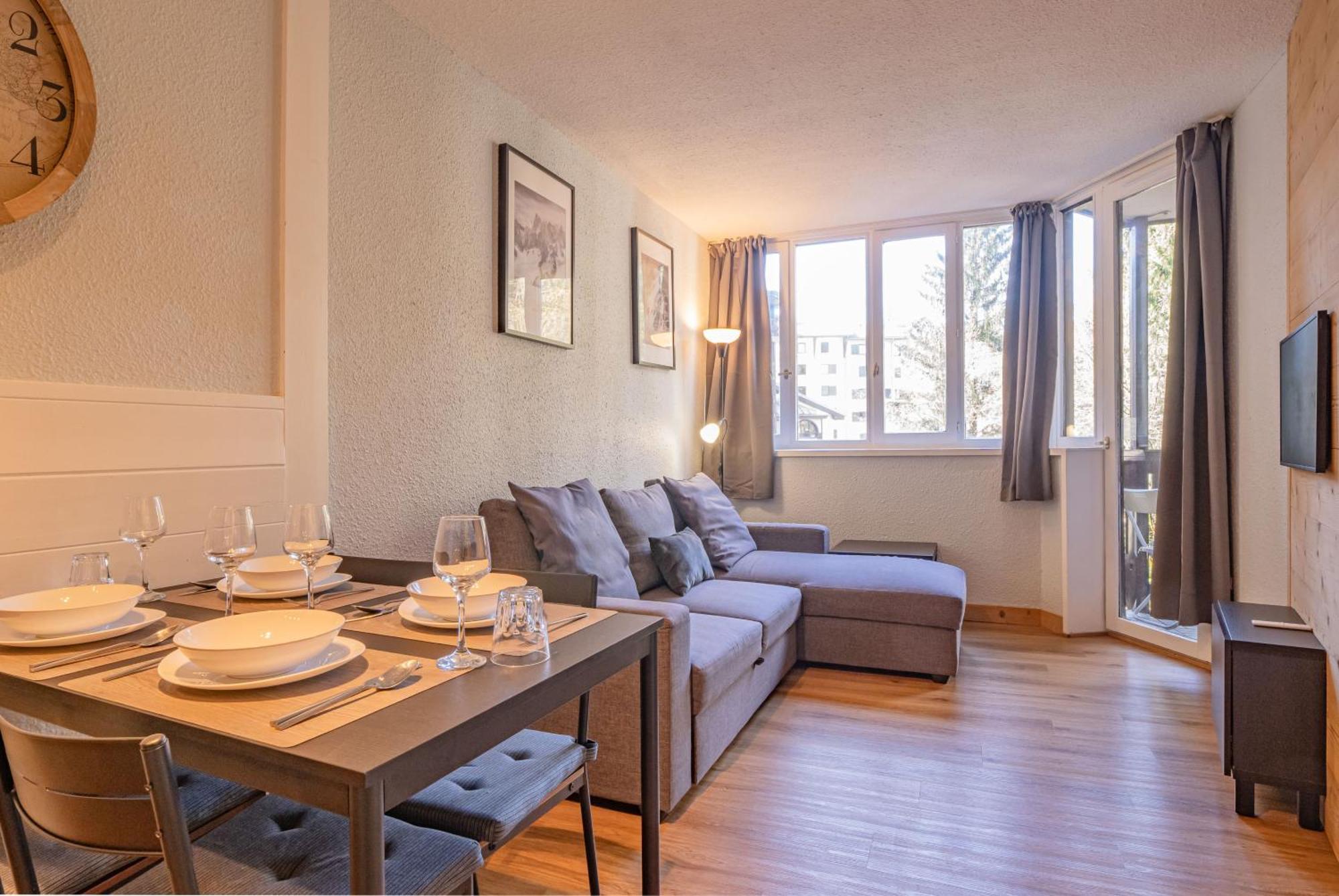 Jonquille 2c - Peaks Getaway Chamonix