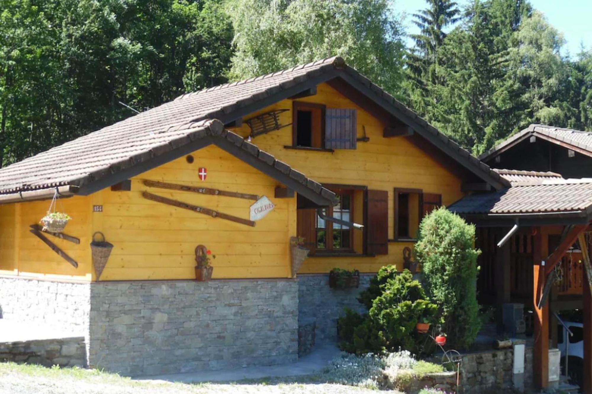 Spacious With Garden Chalet