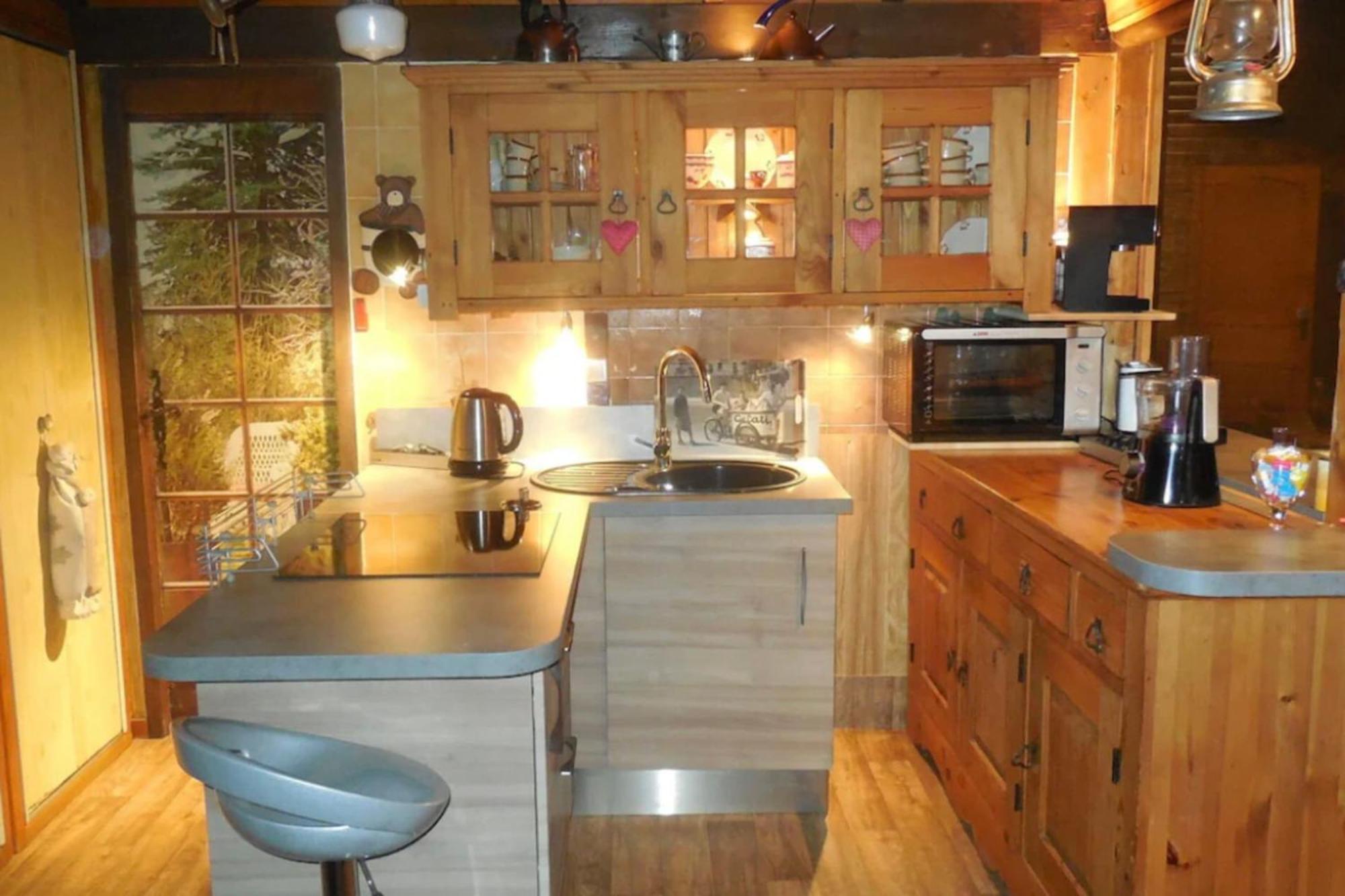 Chalet Spacious With Garden