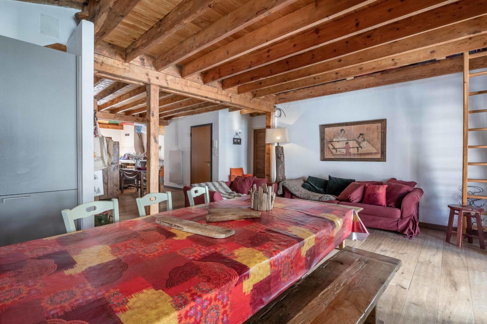 Apartment Spacious Loft On Pedestrian Street With Views