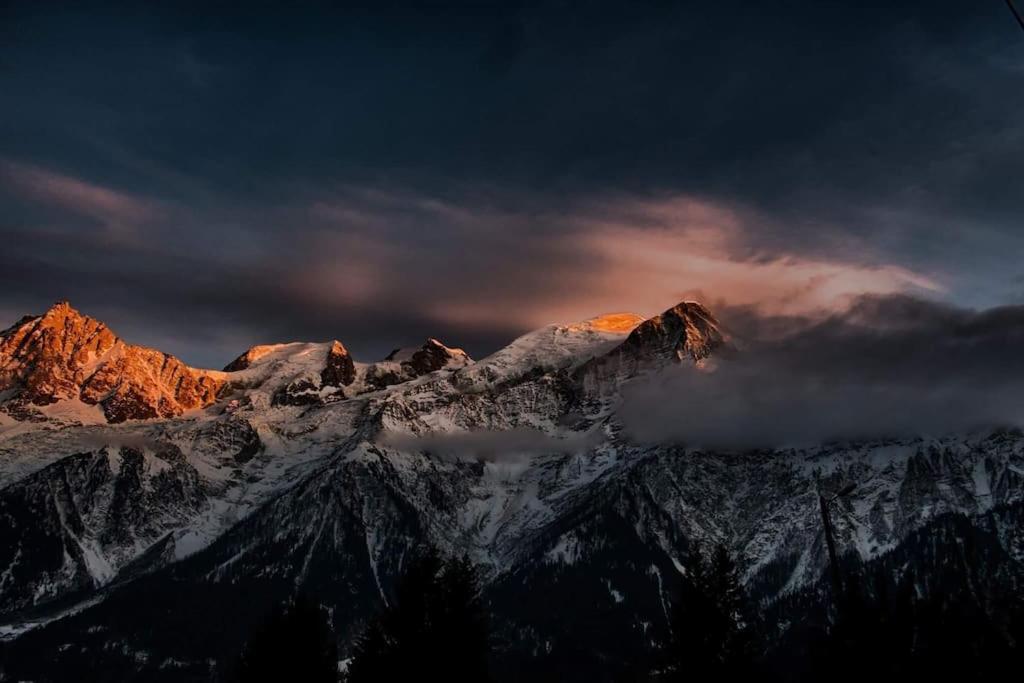 Large Peaceful For Mountain Adventures! Perfect For Flegere And Grand Montet Skiing Chalet