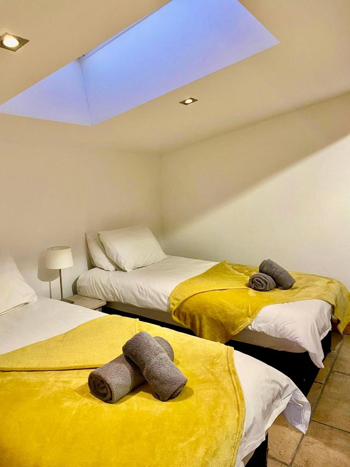 The Castle, 10 Bedroom Chalet, Centre