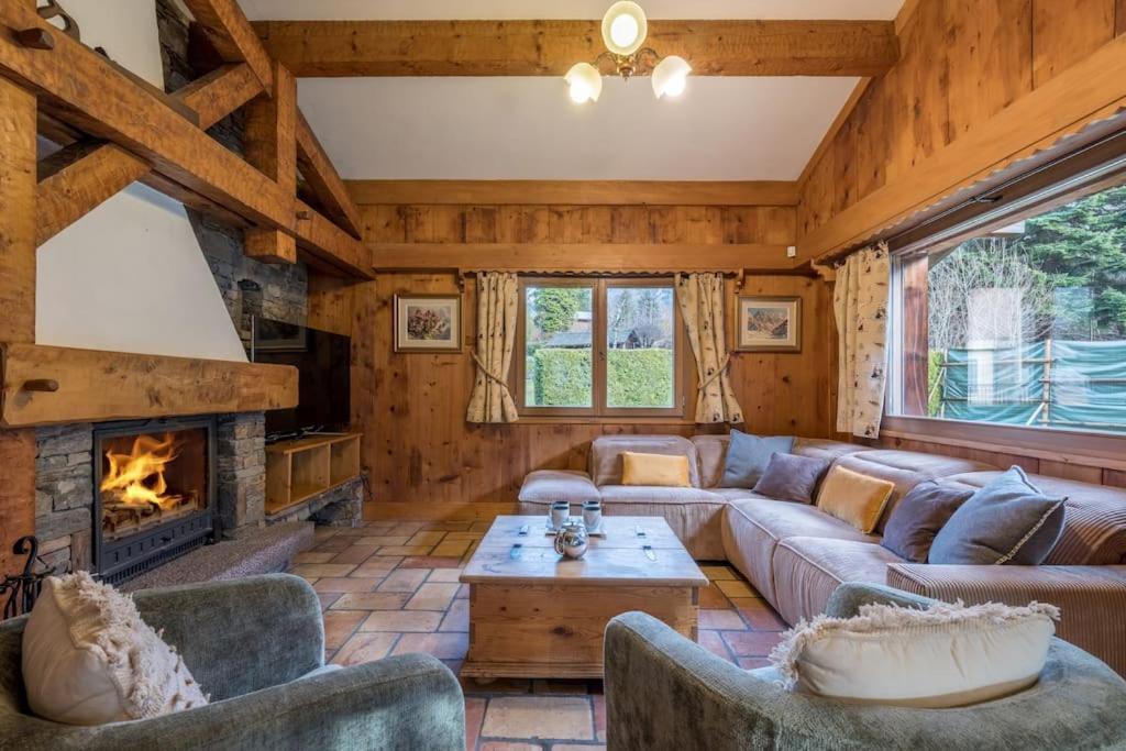 Altura- 5 Bedrooms - Jacuzzi And Sauna - By Cozee Chalet *