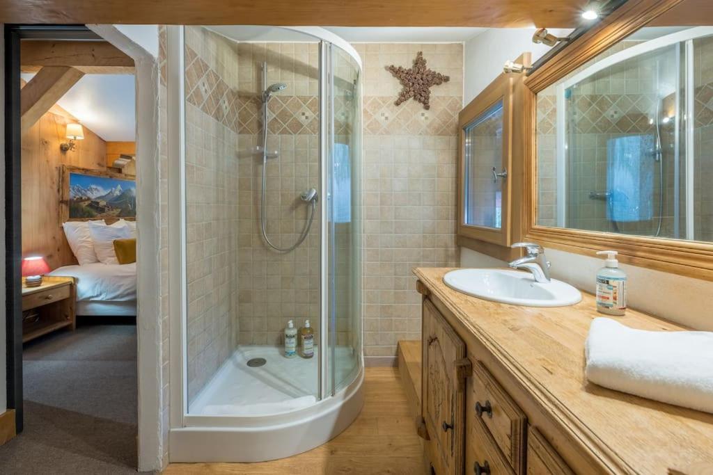 Altura- 5 Bedrooms - Jacuzzi And Sauna - By Cozee Chamonix