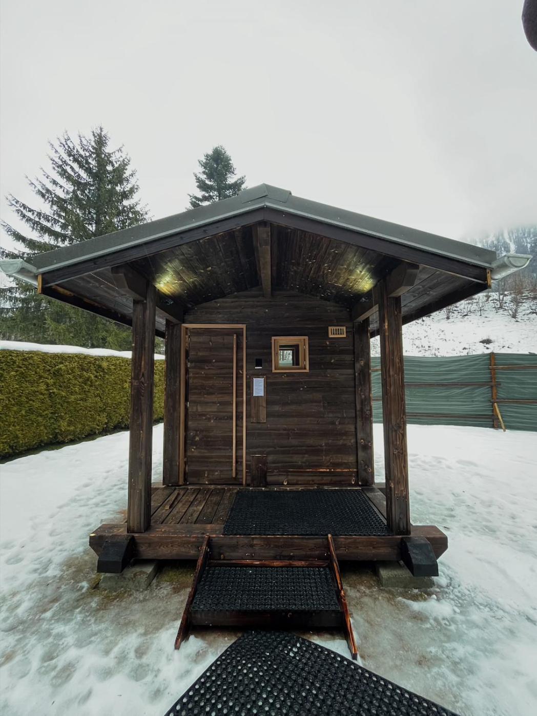 Altura- 5 Bedrooms - Jacuzzi And Sauna - By Cozee Chalet Chamonix
