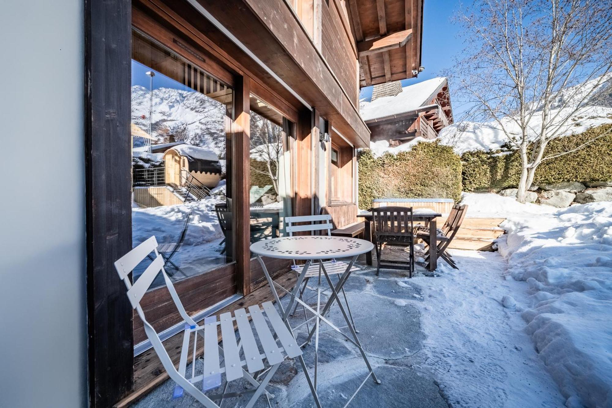 Olea - By Emerald Chalet *