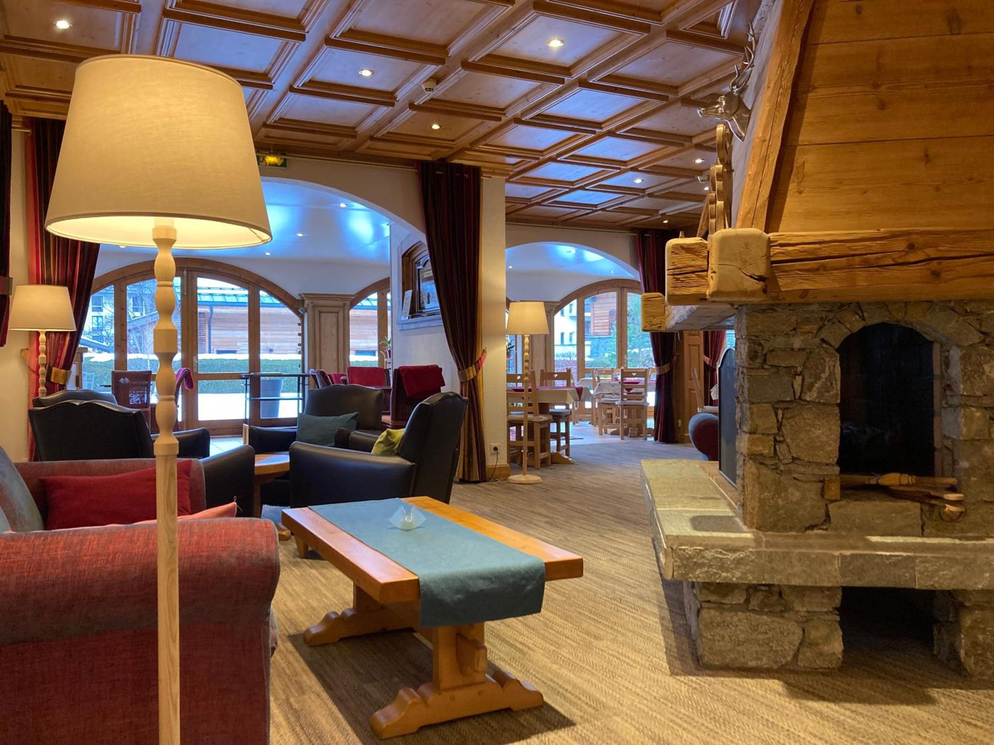 Hotel Oustalet 3*
