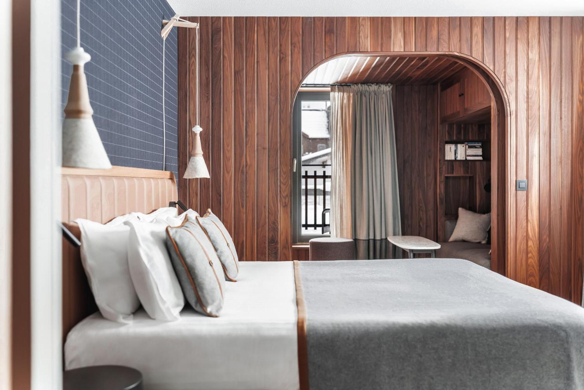 Heliopic & Hotel 4*
