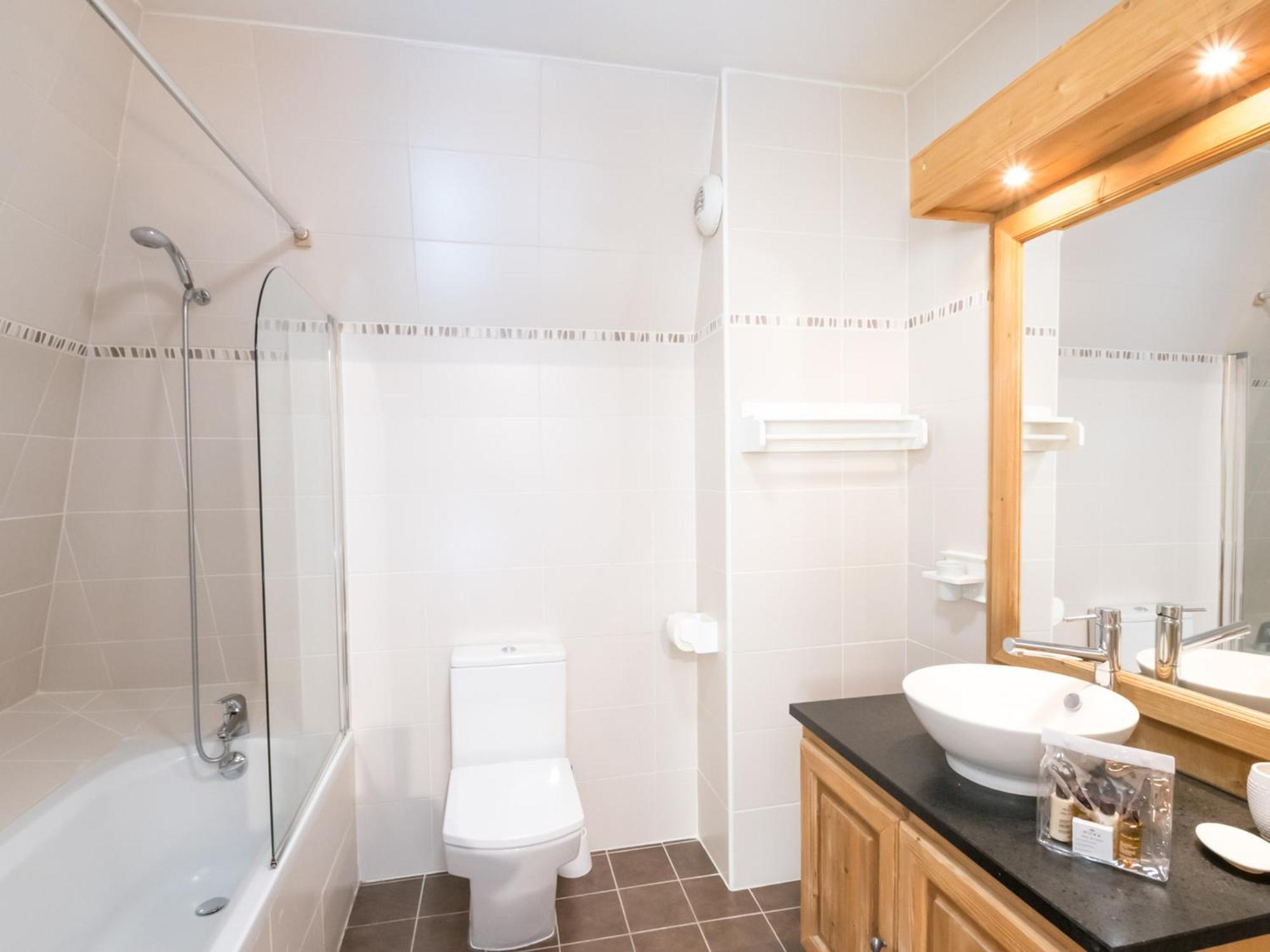 Grand Au Centre De Avec Wifi Et Garage, Proche Des Pistes - Fr-1-343-229 * Chamonix