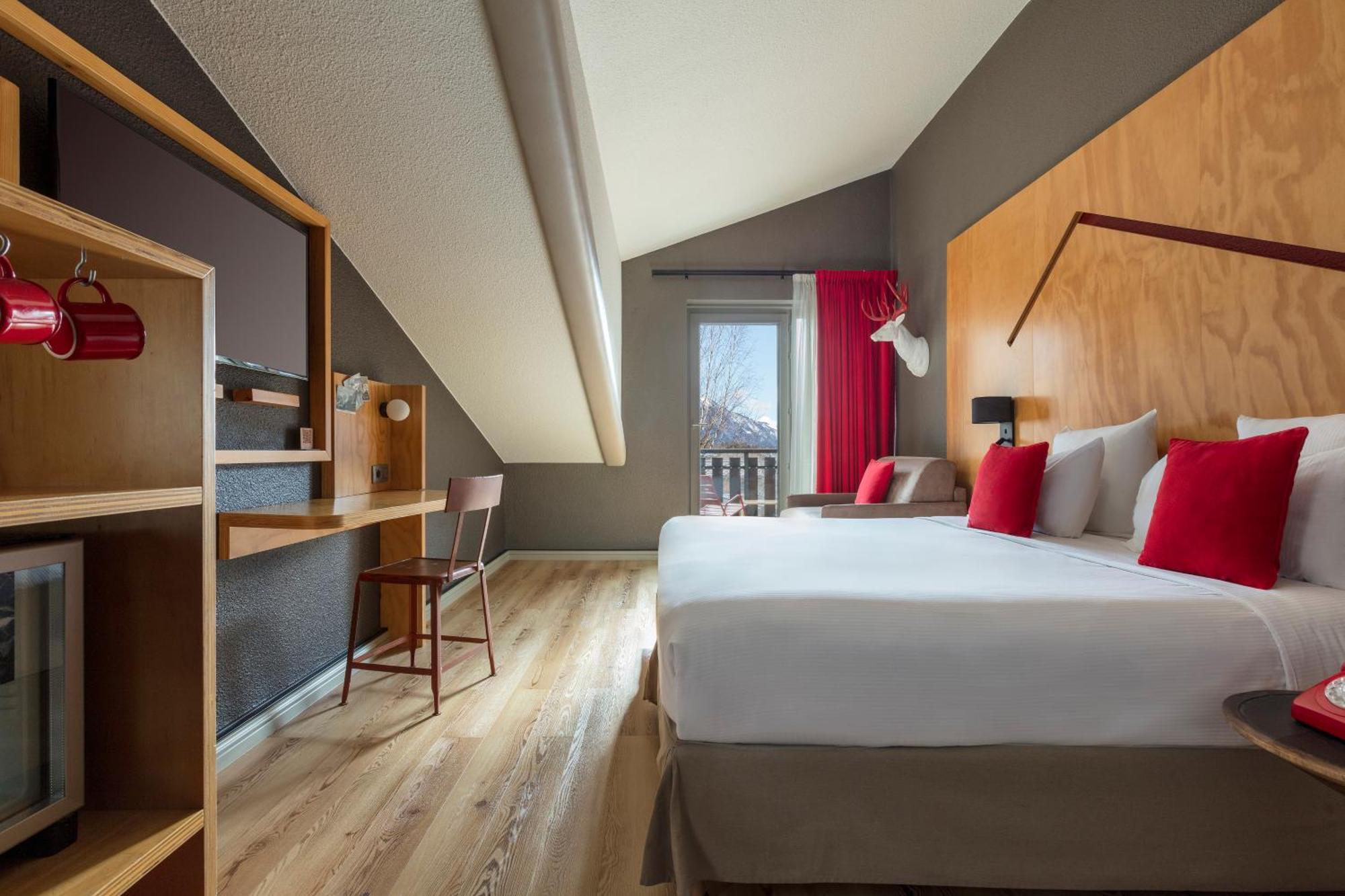 Les Aiglons Hotel