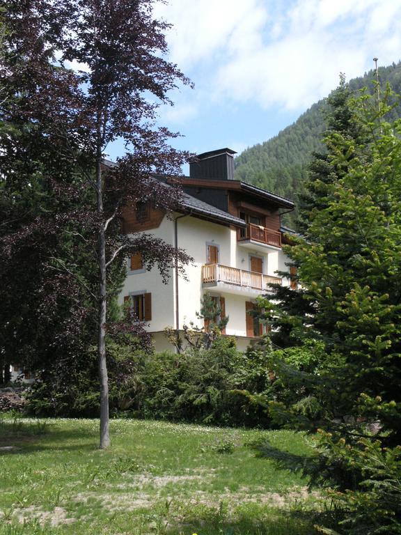 Arolles Apartment *