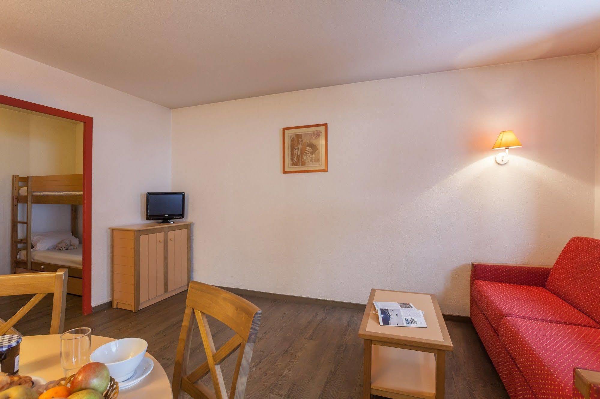 Pierre & La Riviere Aparthotel 3*
