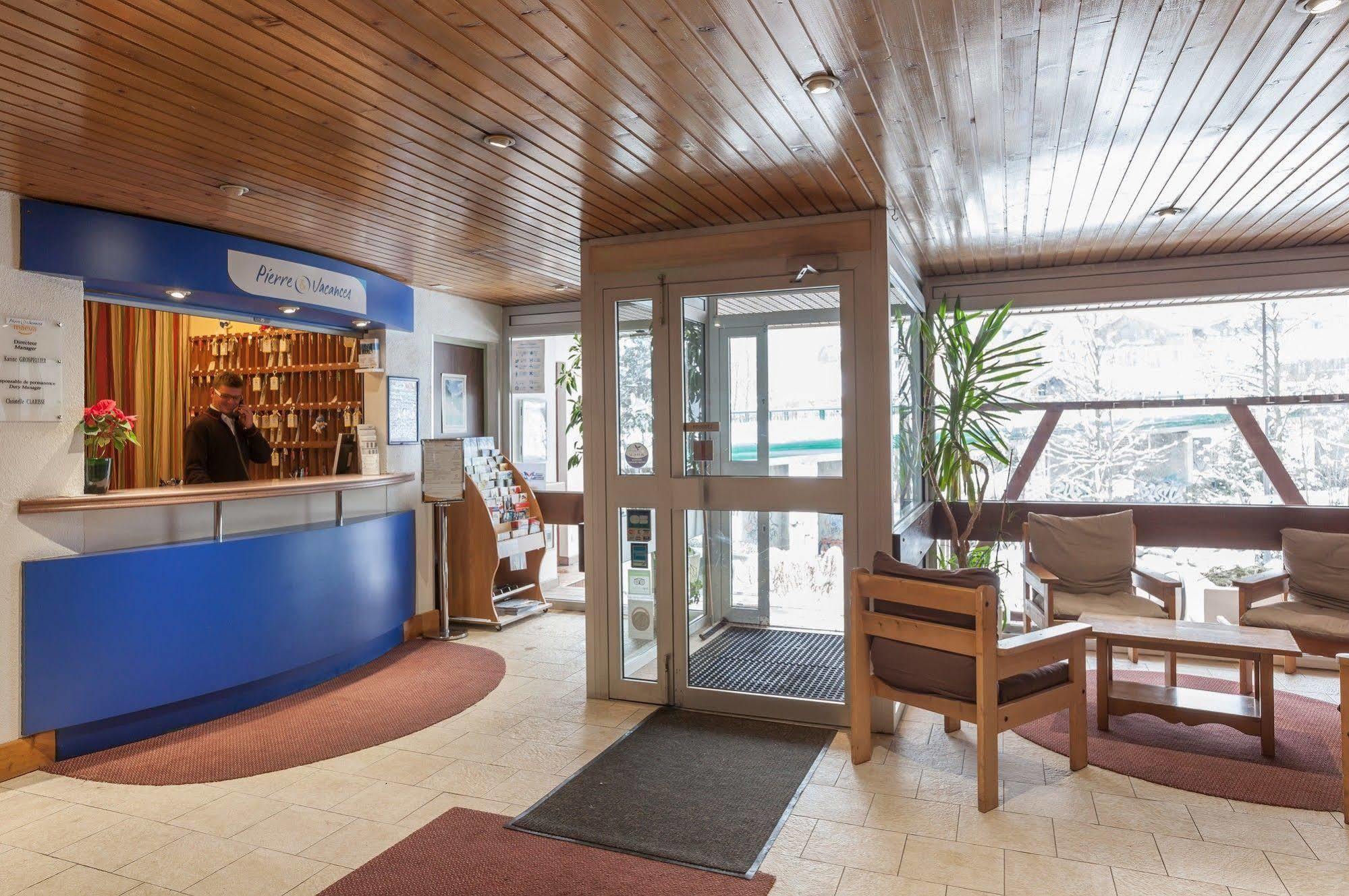Pierre & La Riviere Aparthotel 3*