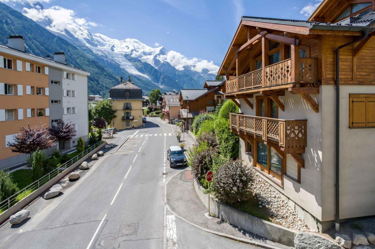 Chamois Apartment- Year
