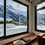 Chalets Safari - Central Chamonix - Sleeps 6 Or Sleeps 10
